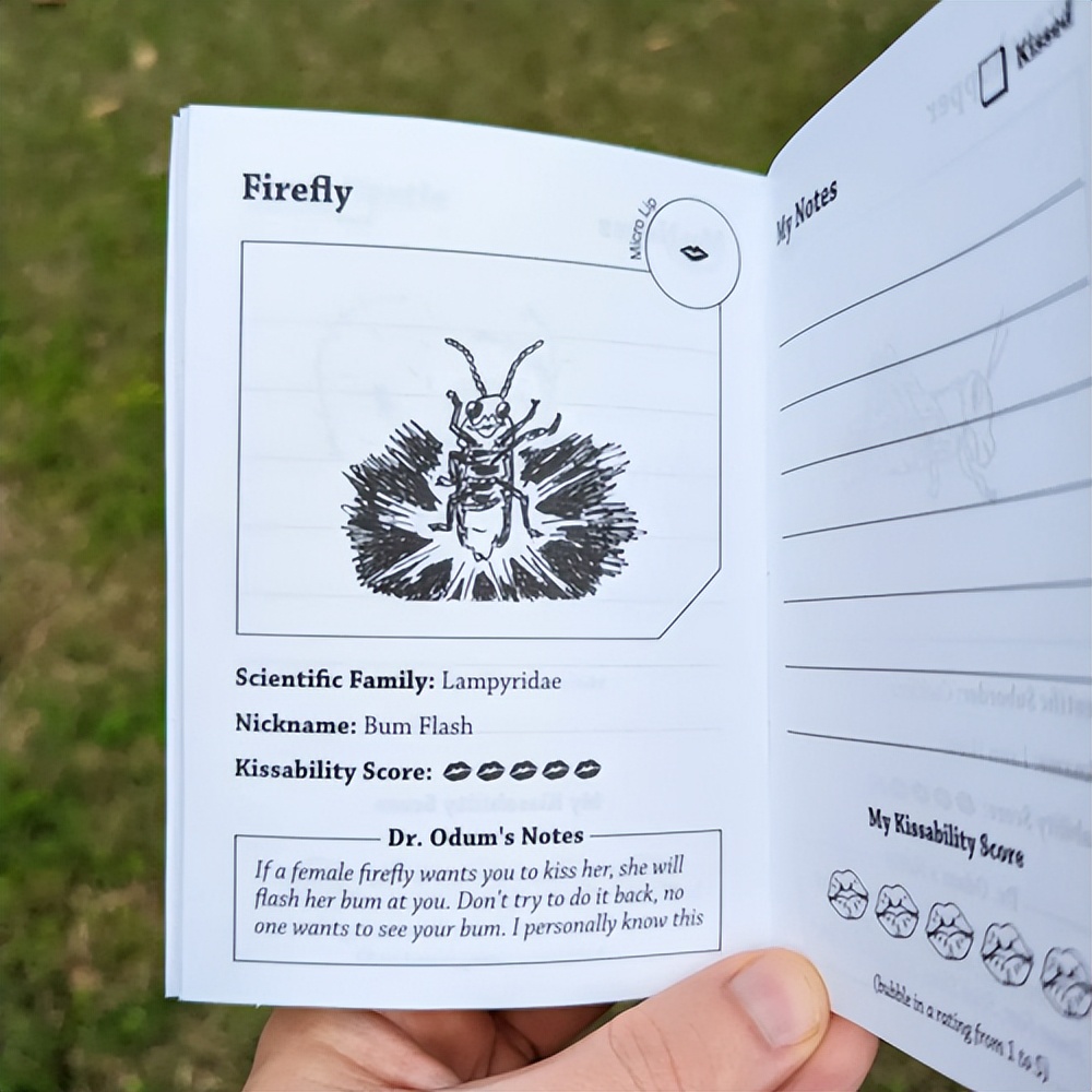 老外用虫子接吻器狂亲蚯蚓，连苍蝇路过都要被嘬两口