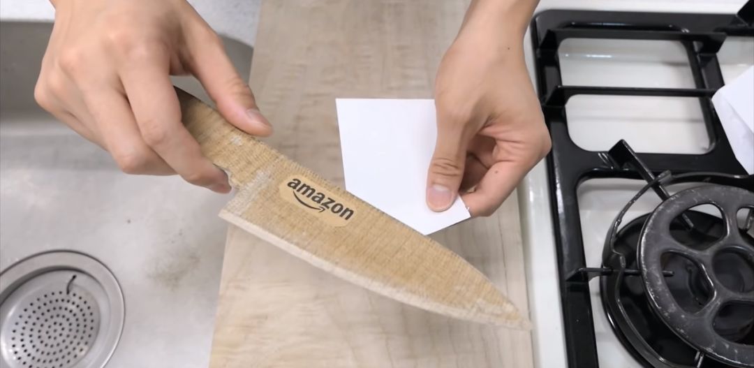 日本小哥用豆腐做刀,日本小哥铸刀全过程视频