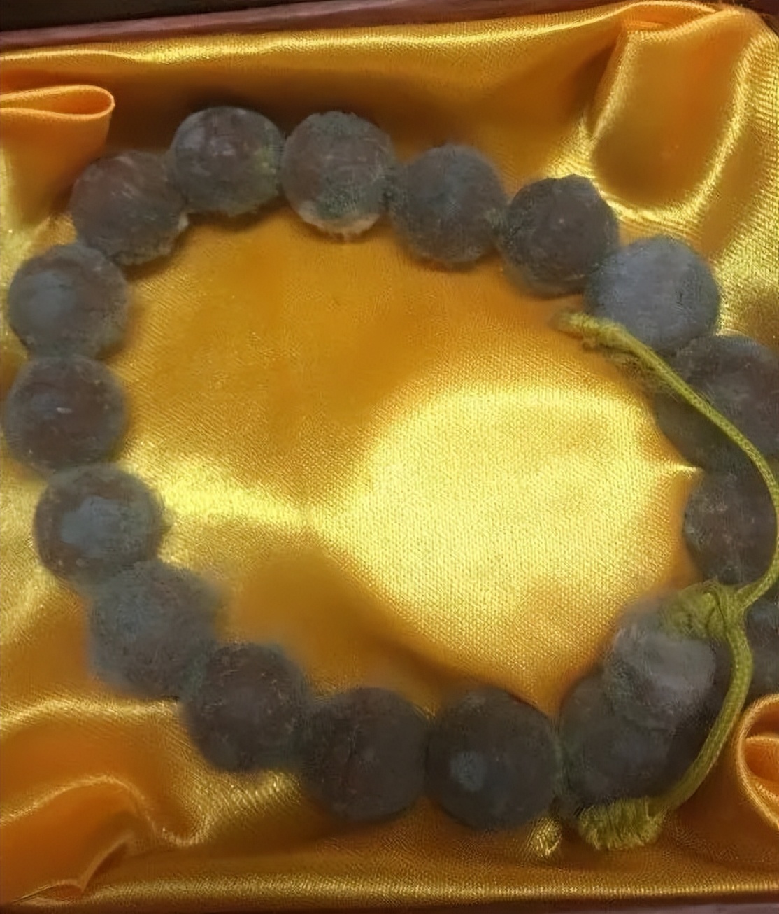 文玩手串长毛了怎么办,沉香手串长毛是怎么回事