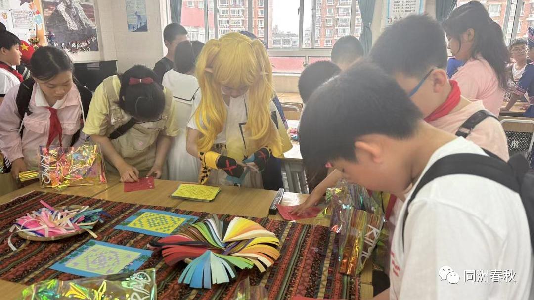 首届56个民族服饰创意大赛,五十六个民族服饰展介绍