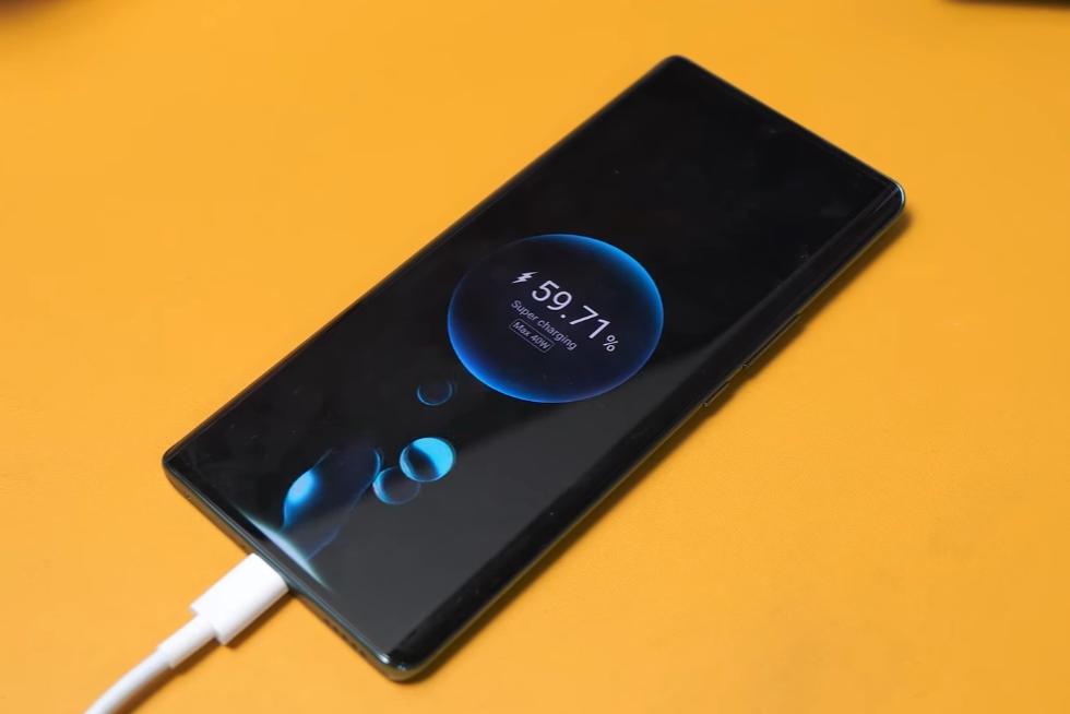 荣耀开始反击，5100mAh+“19GB”+三年流畅，曲面屏手机仅1189元