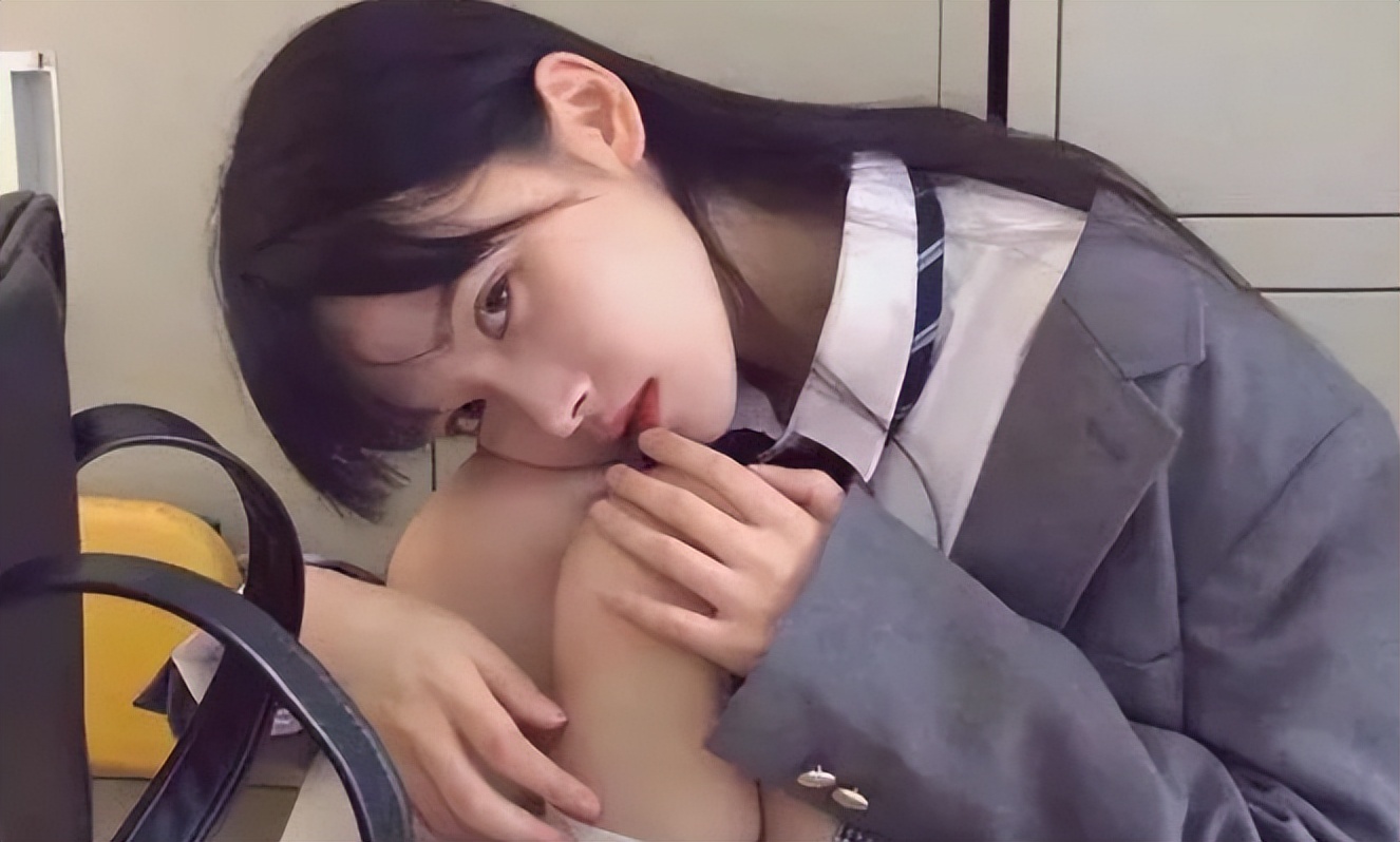 初中女生有早恋倾向家长该怎么办,初中早恋的女生家长该怎么办