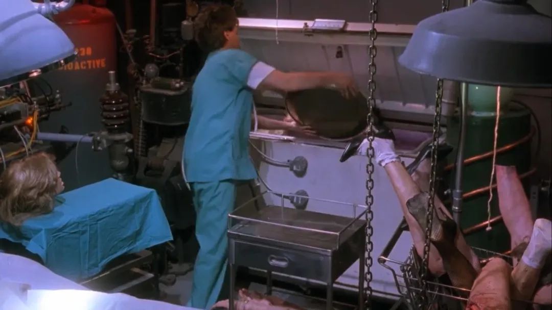 一部连海报都要打马赛克的电影,连海报都要打马赛克