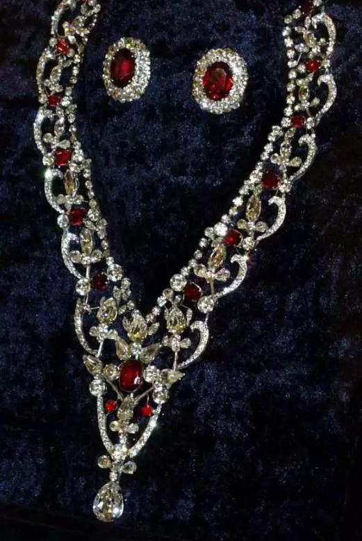 梅根被气走了,梅根卡米拉最新视频