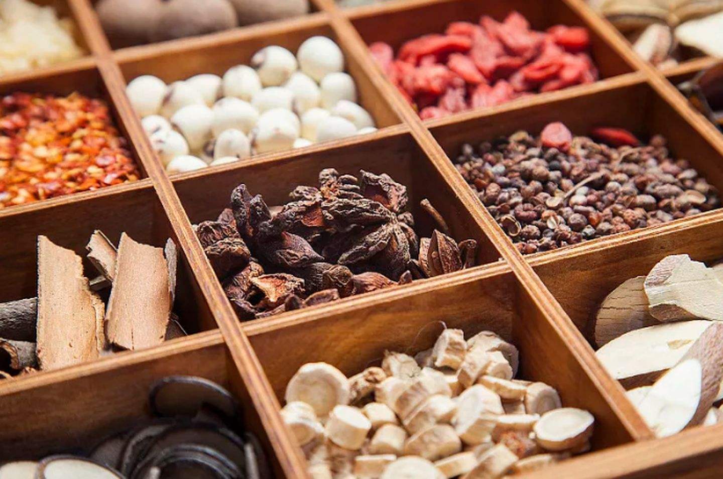 椎间盘突出伴随椎管狭窄怎么治疗,椎间盘突出导致椎管狭窄怎么治疗