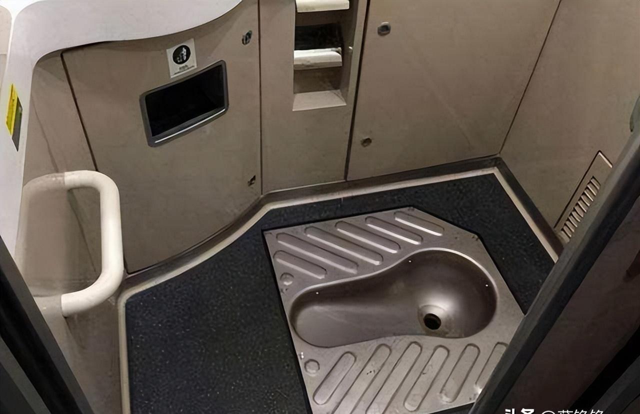 火车内的4个“秘密”：神秘的乘务员规定和震撼的鸣笛传统！