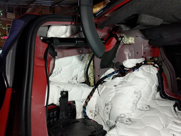 消除噪声厦门靓车港宝马320汽车隔音改装大白鲨