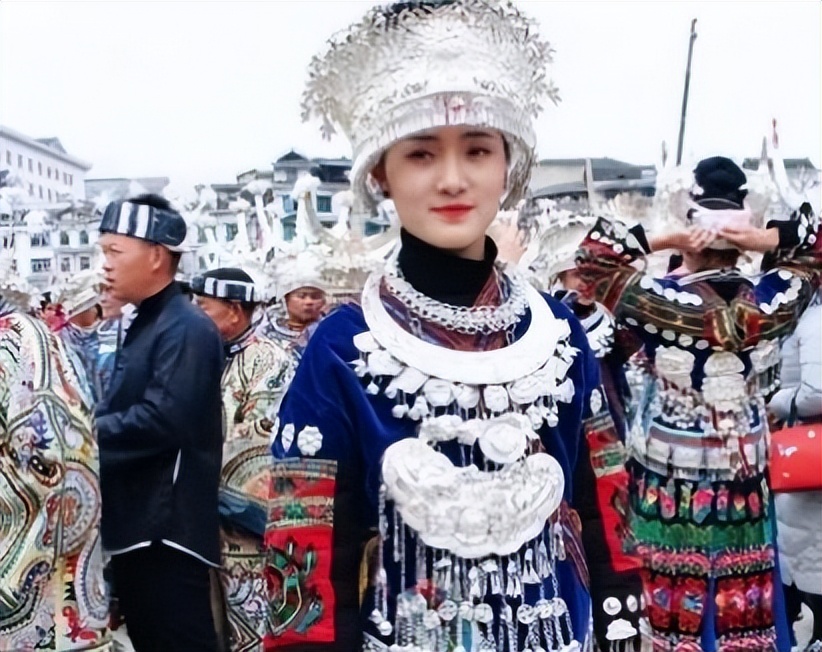 石奶引：16岁时因长得太美出现在1元纸币上，如今怎样了？