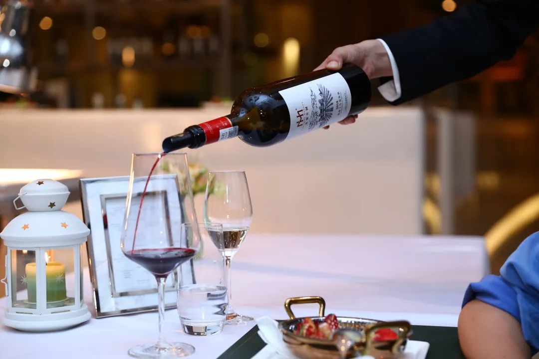 法国葡萄酒酿制教程全过程,正确的葡萄酒酿制方法是什么