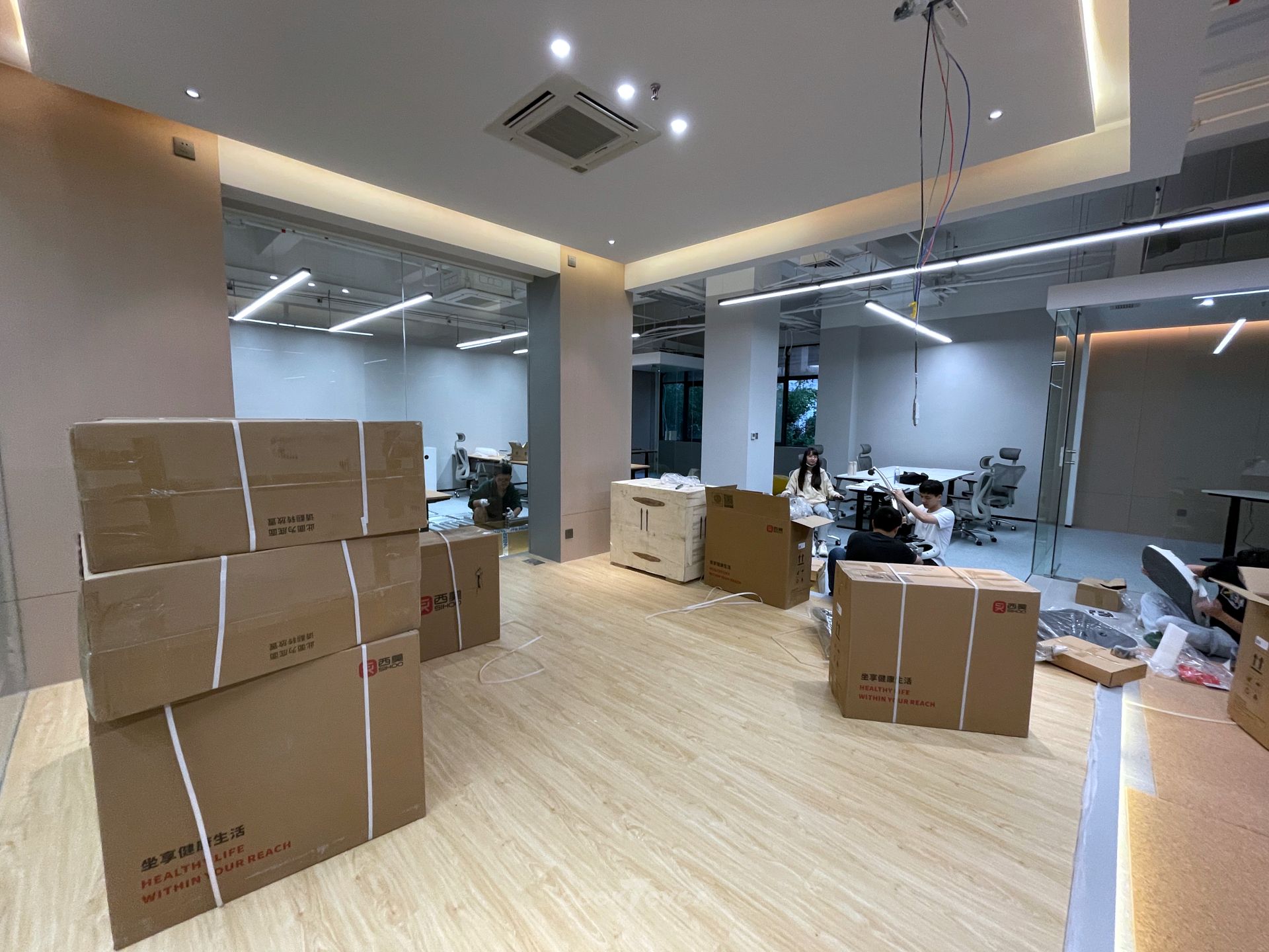 工位办公桌布置,给自己布置一个温馨的工作环境