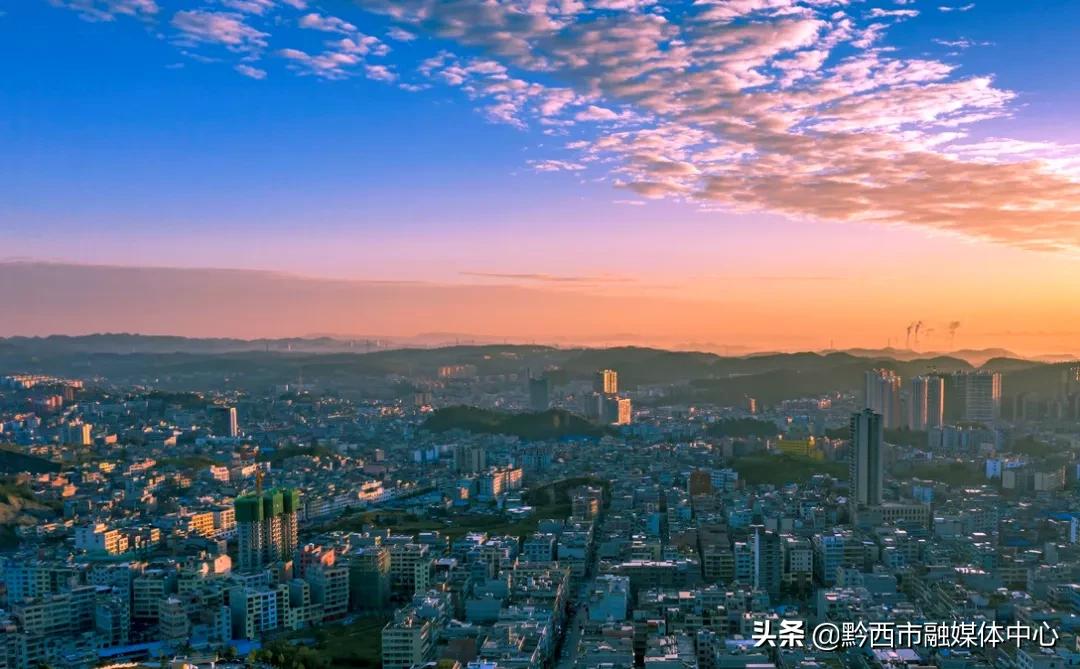 聚焦两会砥砺奋进行稳致远,聚焦盛会砥砺初心