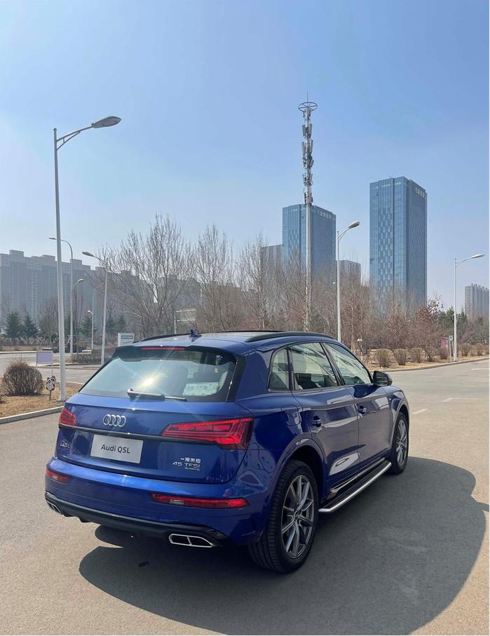 女性独立出行首选：奥迪Q5L
