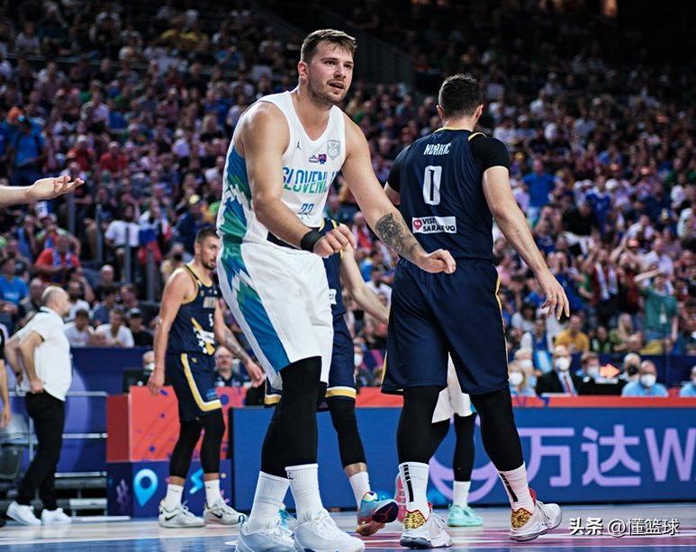 东契奇圣诞大战砍50分惊呆nba,东契奇三双难救主