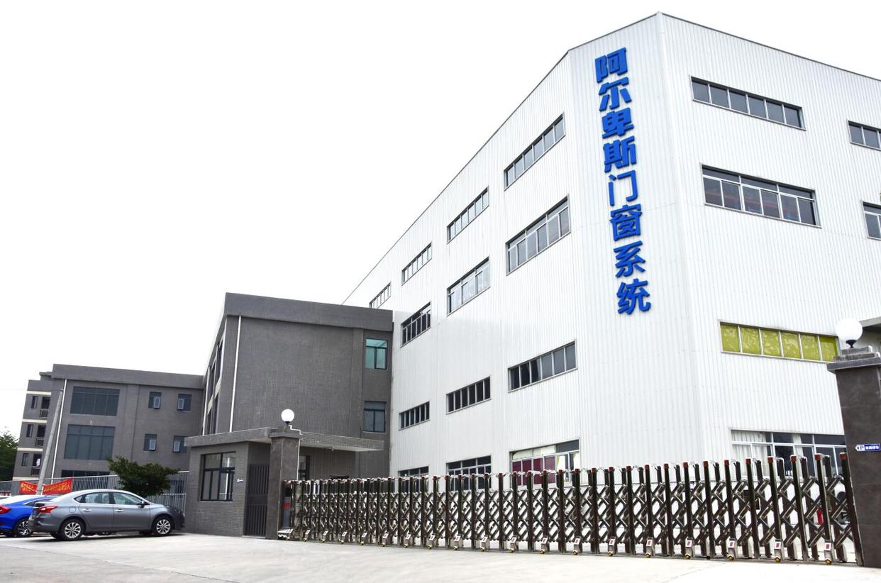 铝合金门窗设备十大品牌,广东铝合金门窗十大品牌