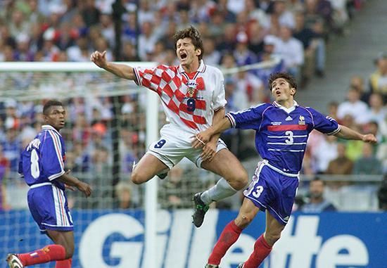 童年球星,达沃苏克左脚图片