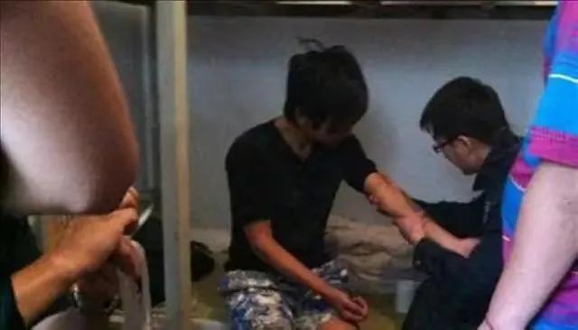 10年前卖肾买苹果手机的高三学生，获赔147万，如今肠子都悔青了