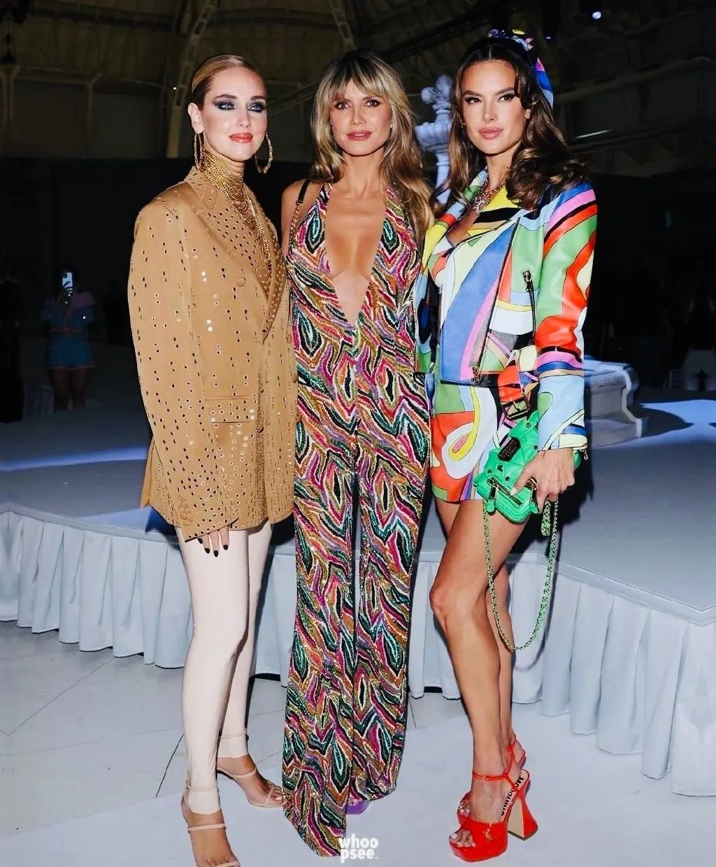 宇宙时尚博主被质疑衣品？！网友吐槽：她的穿搭我真看不懂…