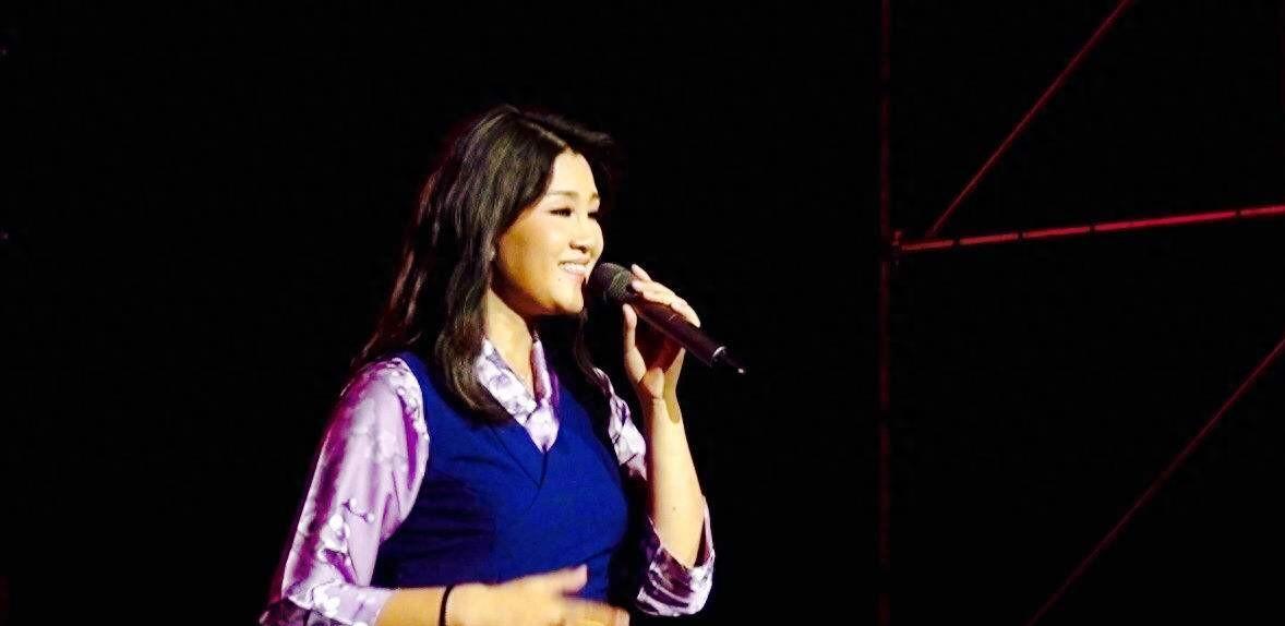 歌手降央卓玛现状,降央卓玛生了几个娃