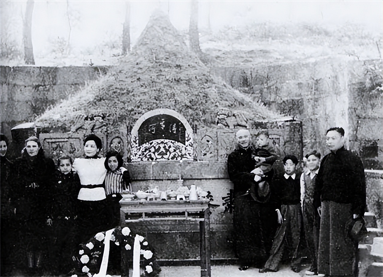 蒋介石的“龙脉”情节，风水先生预言成真，蒋母墓有这么神？