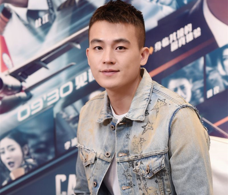 双眼皮很好看的男明星,一边单眼皮一边双眼皮的男明星