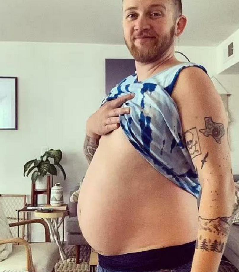 美国男子通过手术生下男孩,美国一男子顺利诞下男婴