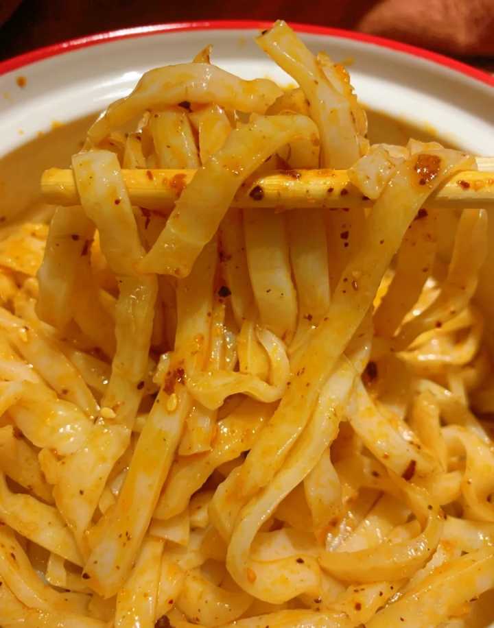 适合囤在宿舍的零食有哪些,学生党必备平价零食有哪些