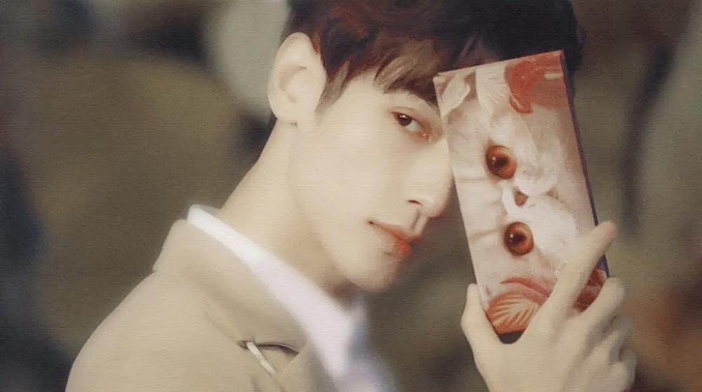 胡茬红唇，救命，代言化妆品的男明星太吓人了