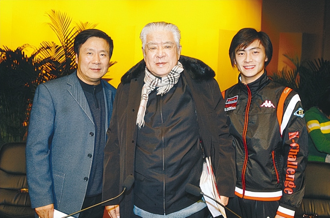 宋佳伦简历,宋佳伦夫妻近照