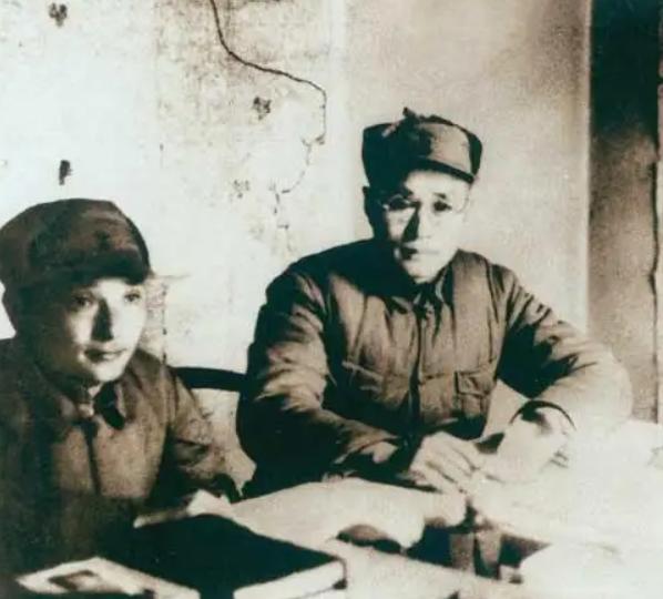 1973年，尤太忠给老政委*小平邓**送烟，*小平邓**拿到烟说了什么？