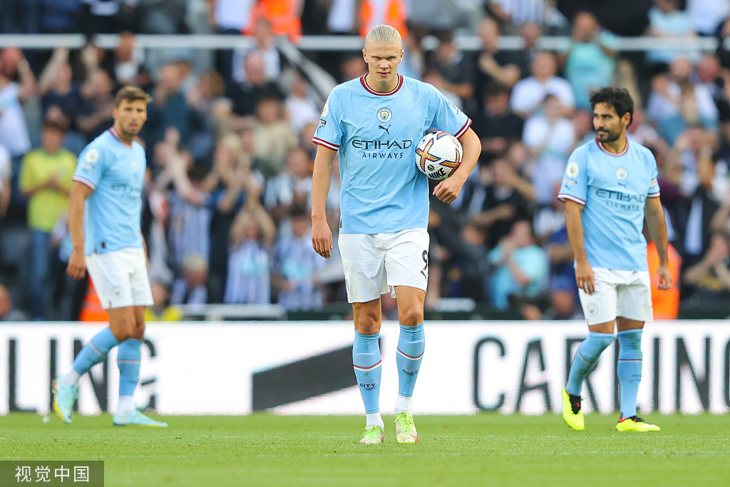 曼城时隔多长时间重回榜首,曼城赛季回顾