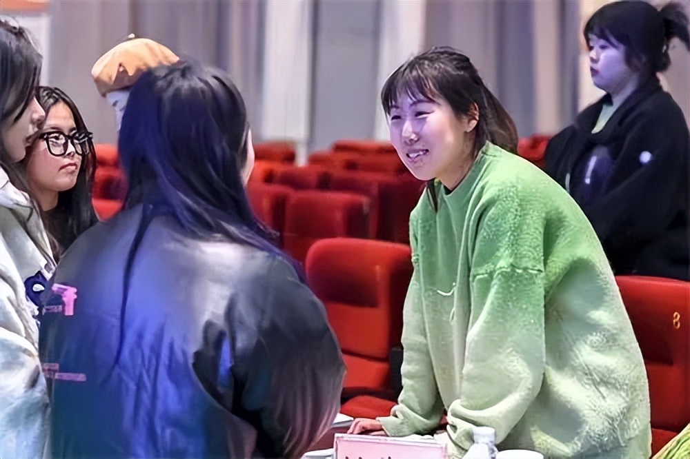 火了!北京“00后”女学霸:斩获重磅赛事金奖,驻村创业,获多家媒体报道!