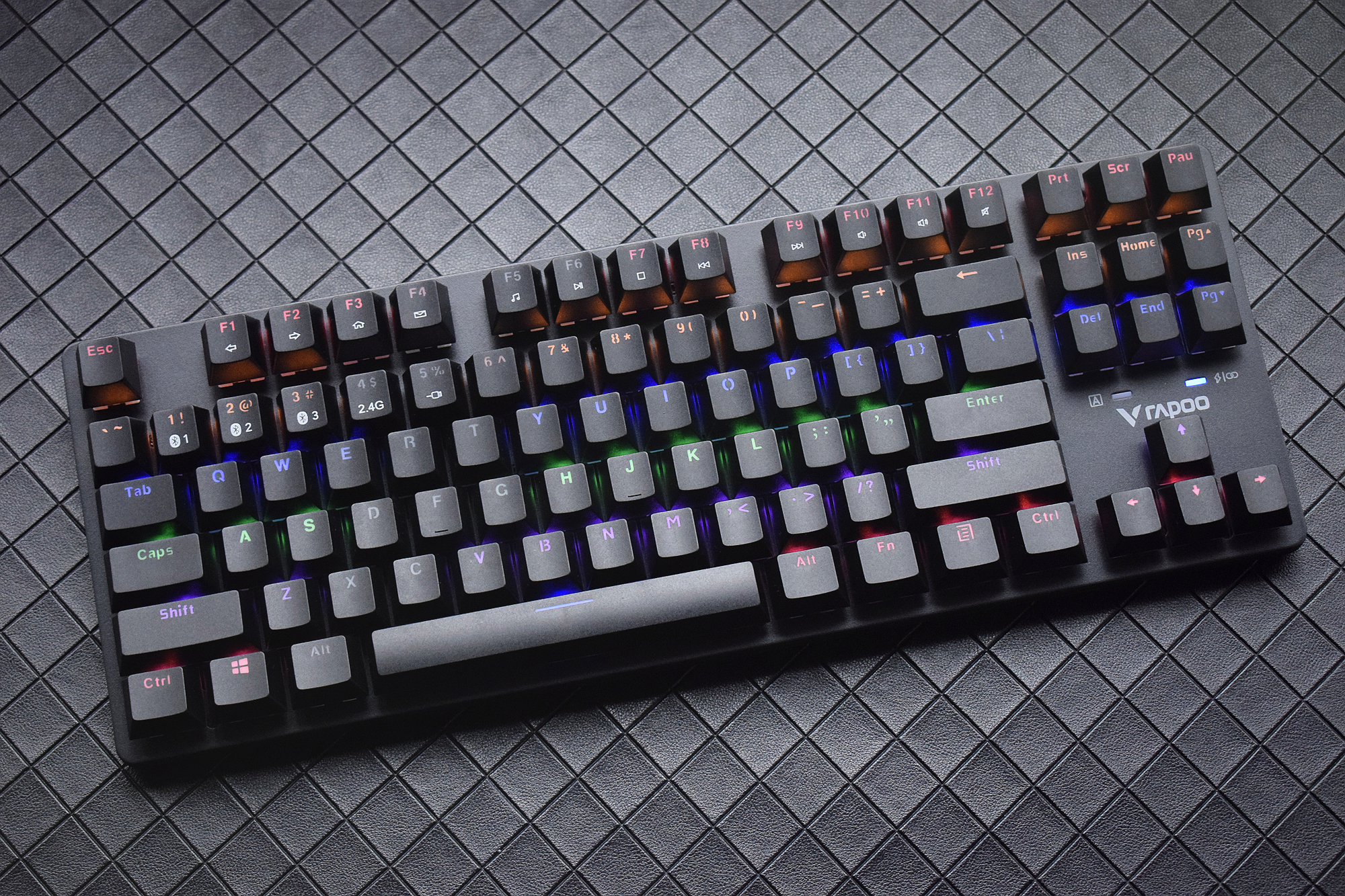 雷柏v500pro红轴键盘测评紫色,让游戏更自由雷柏v500pro多模键盘