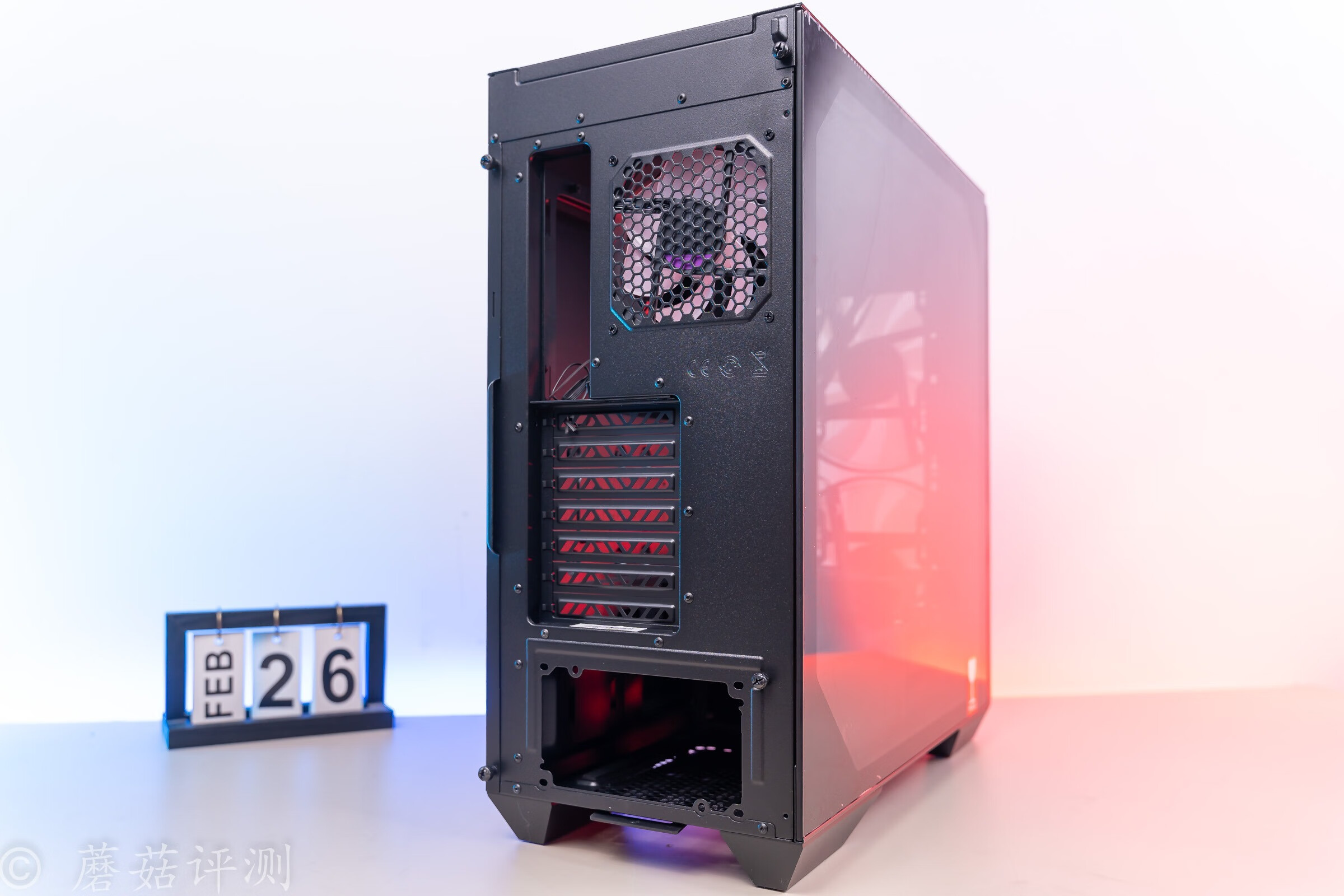 连续多日的高温，让朋友家的主机燥热难耐、更换机箱散热后获新生