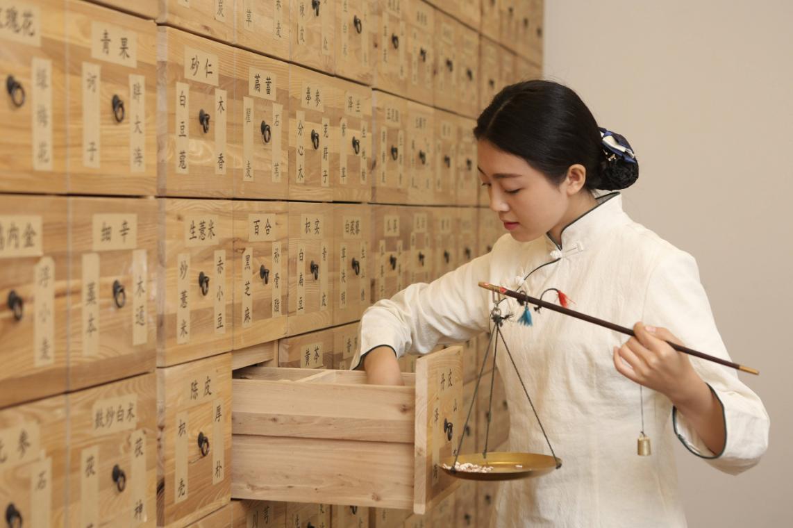 更年期脾虚的表现症状,脾肾虚和肾虚的区别