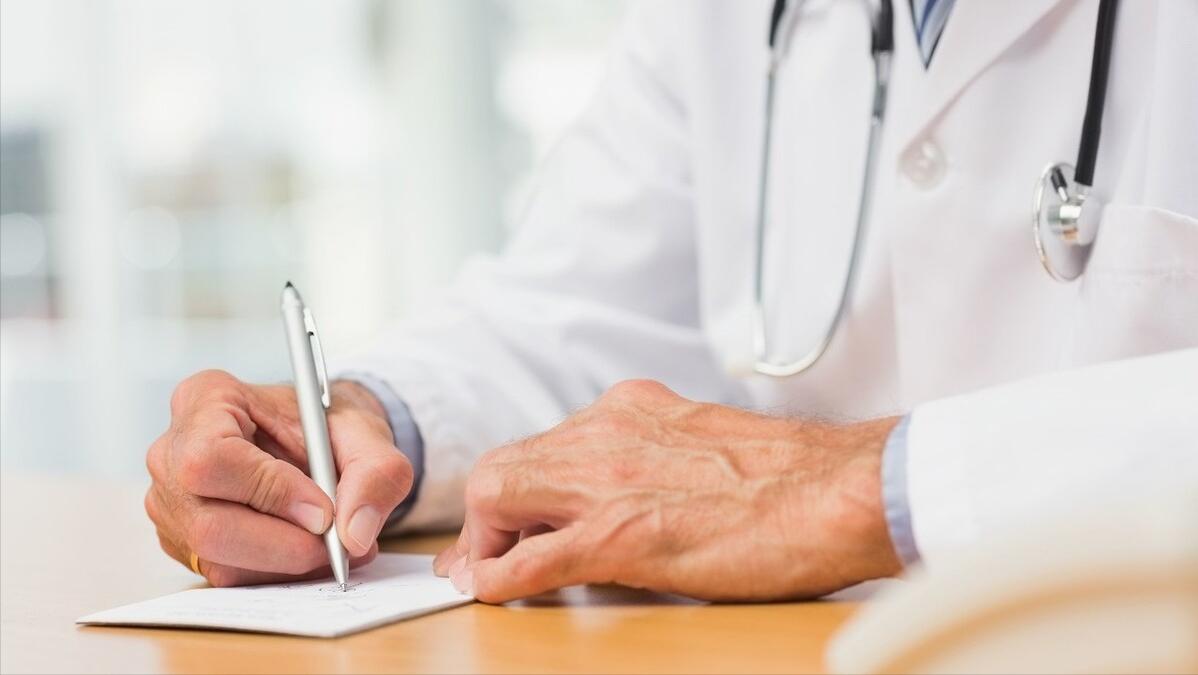 艾滋病早期口腔溃疡有什么症状,口腔溃疡是艾滋病前期典型症状吗