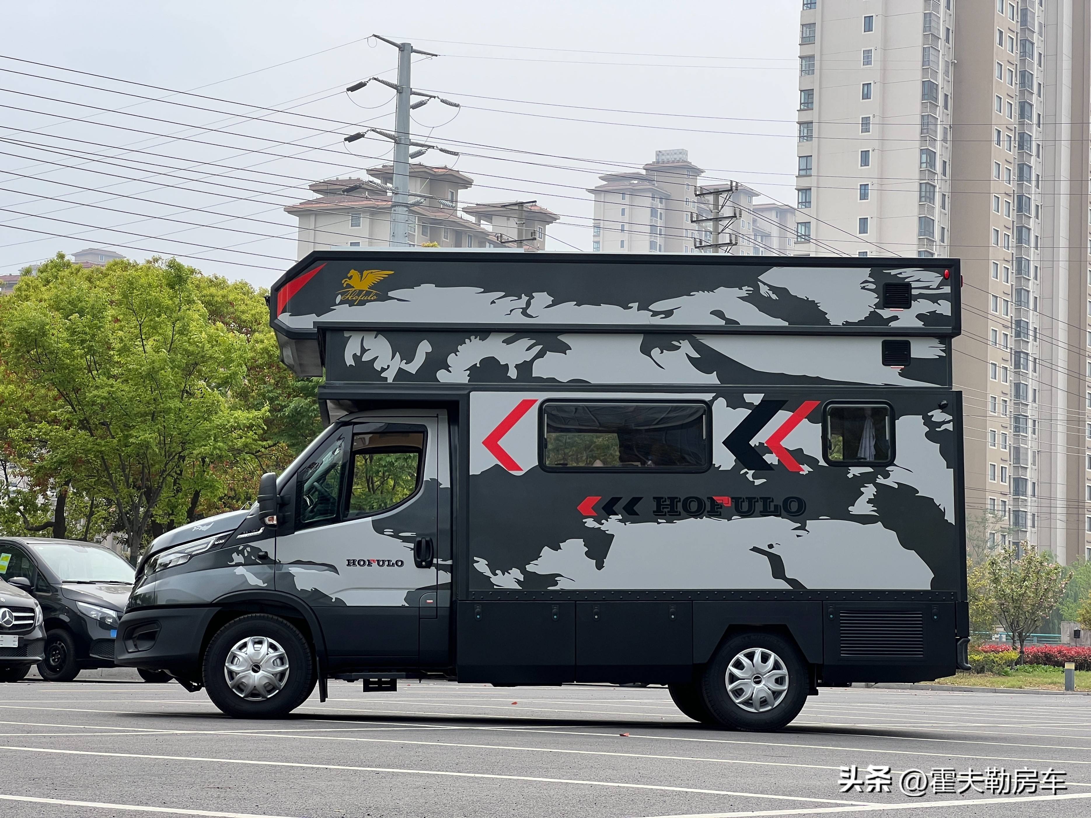 霍夫勒房车勇者天穹多少钱,试驾国内首款硬升降顶房车