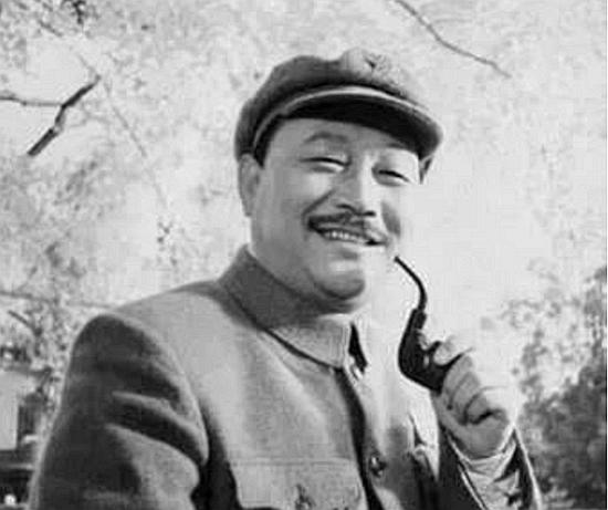 1960年中国足球开始走下坡路，贺龙下令解散国足：到部队整顿作风