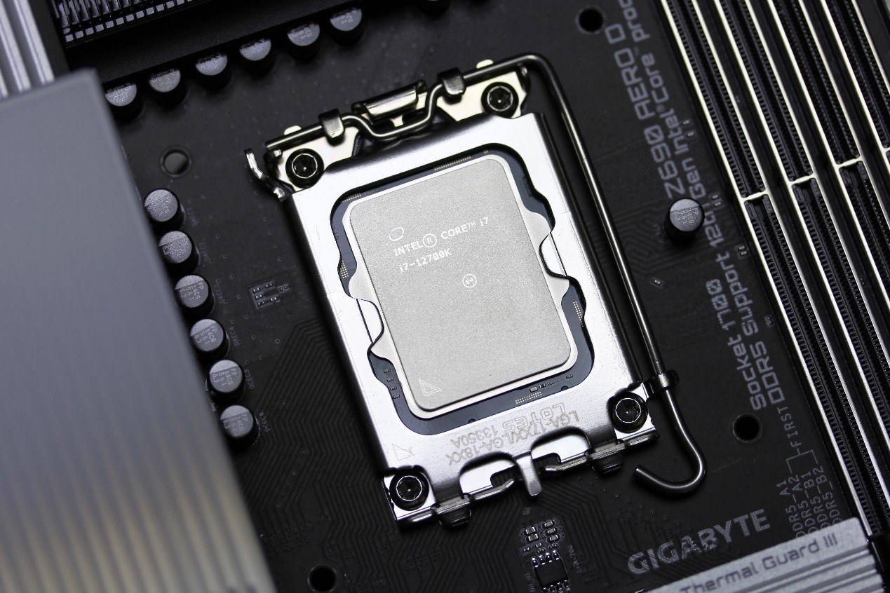 技嘉3070雪鹰显卡游戏测评,技嘉雪鹰3070ti装机视频