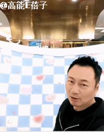 靠情怀卖货的港星,港星直播卖饼干