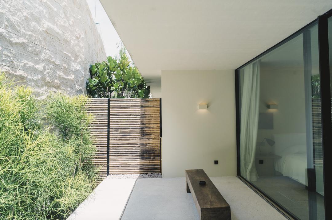 三亚沙滩和碧海蓝天,三亚有清澈的海水和美丽的沙滩