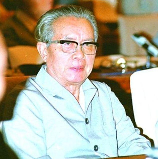 涓囨柉1977,涓囨柉璁垮崕