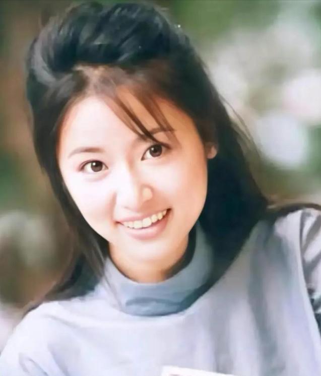 哪几个女明星的鼻子不好看,鼻子不好看的十大女星