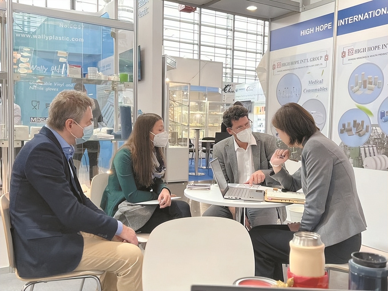 踔厉奋发接续奋斗奋力书写高质量发展“汇鸿答卷”