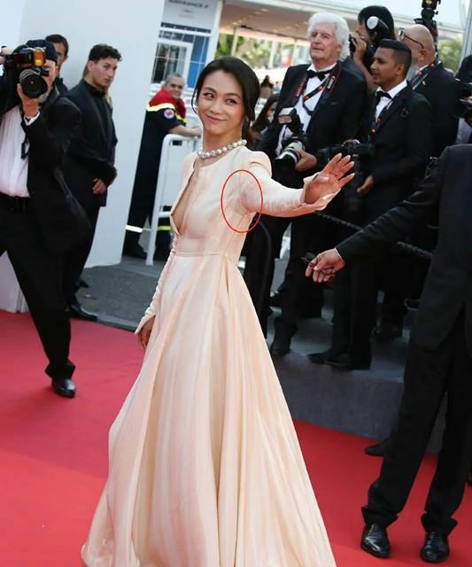 最怕空气突然安静，女明星的尴尬瞬间，有几个戏也是真的多