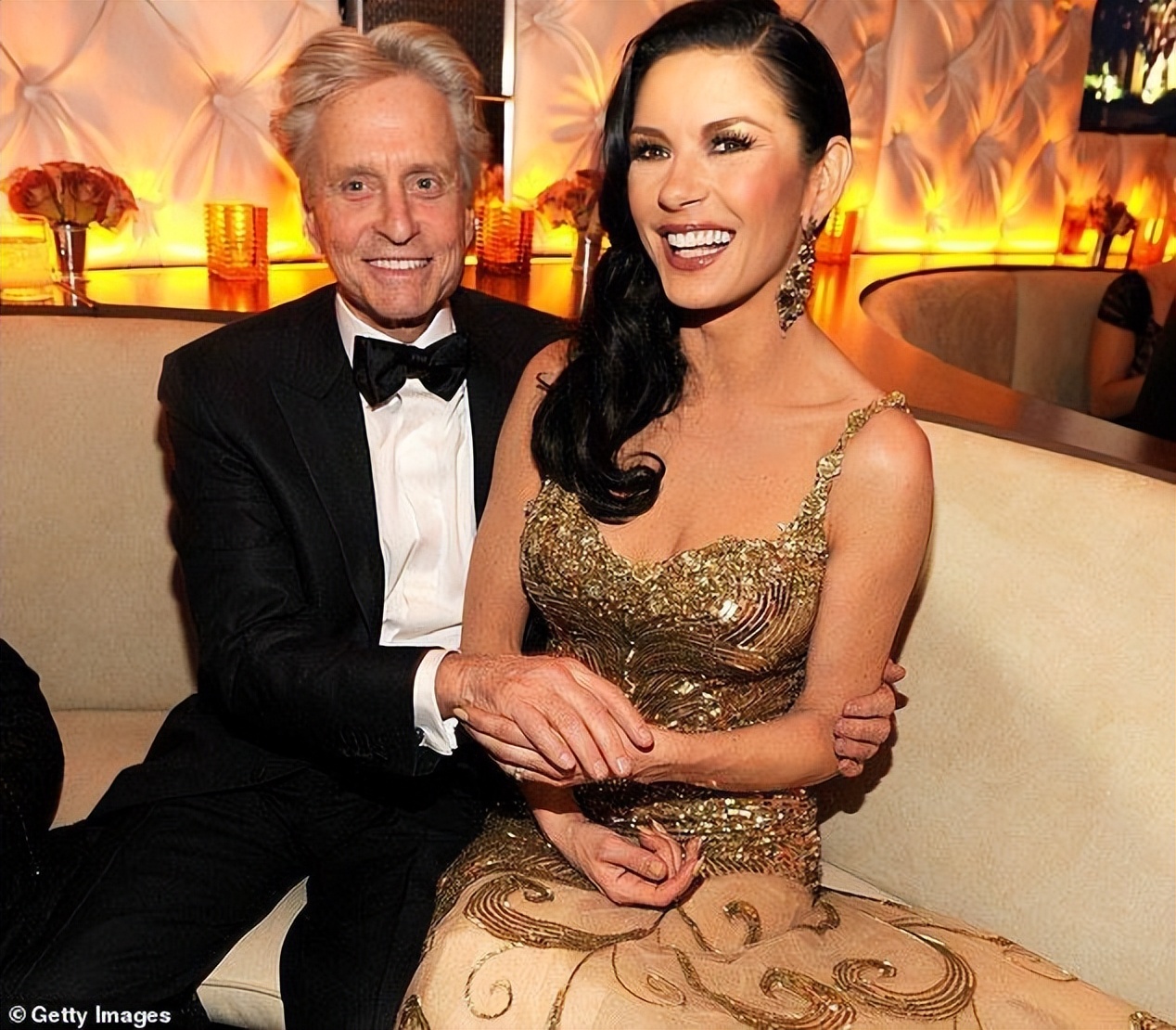 道格拉斯：好莱坞最高段位花心浪子，把小25岁泽塔琼斯吃得死死的