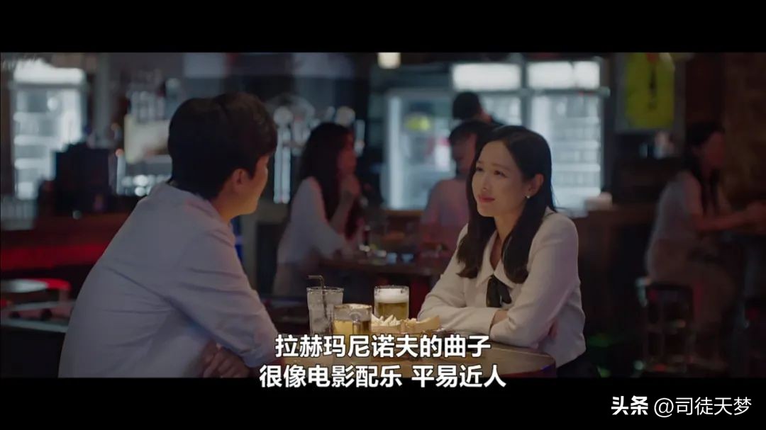 41岁女神“嫁给初恋”，比老公颜值更高的是她的衣品照着穿美绝了