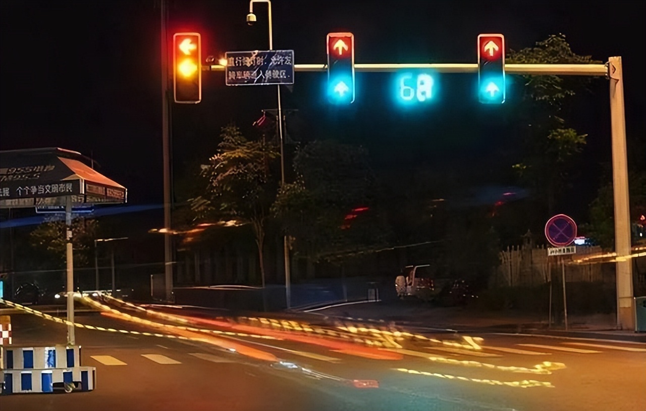 新版国标红绿灯经过了听证会吗,新国标红绿灯已用城市反馈意见