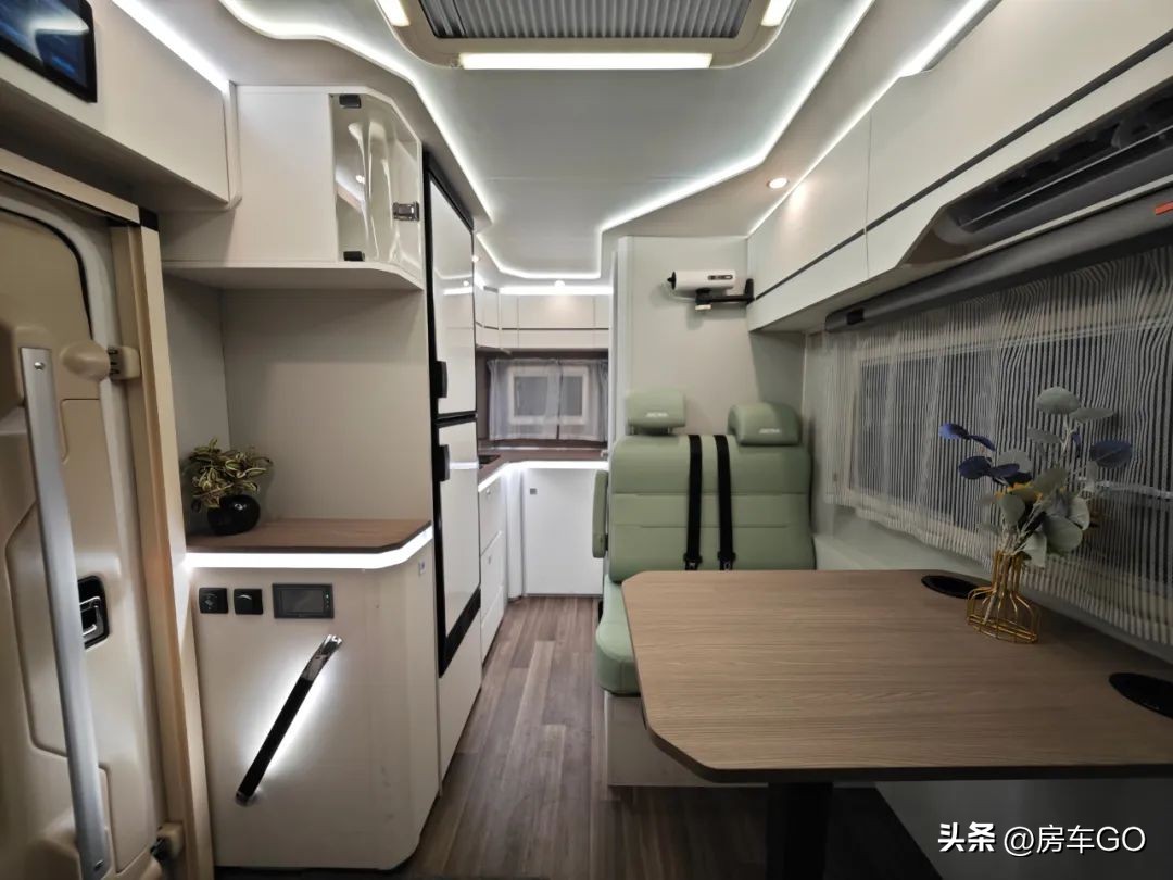 自由炮越野房车实际使用游记,全新自由炮房车c布局亮相