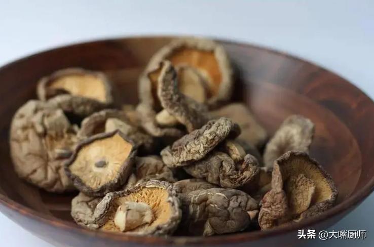 怎样泡干香菇又快又好妙招大全,干香菇泡发的正确方法不用小苏打