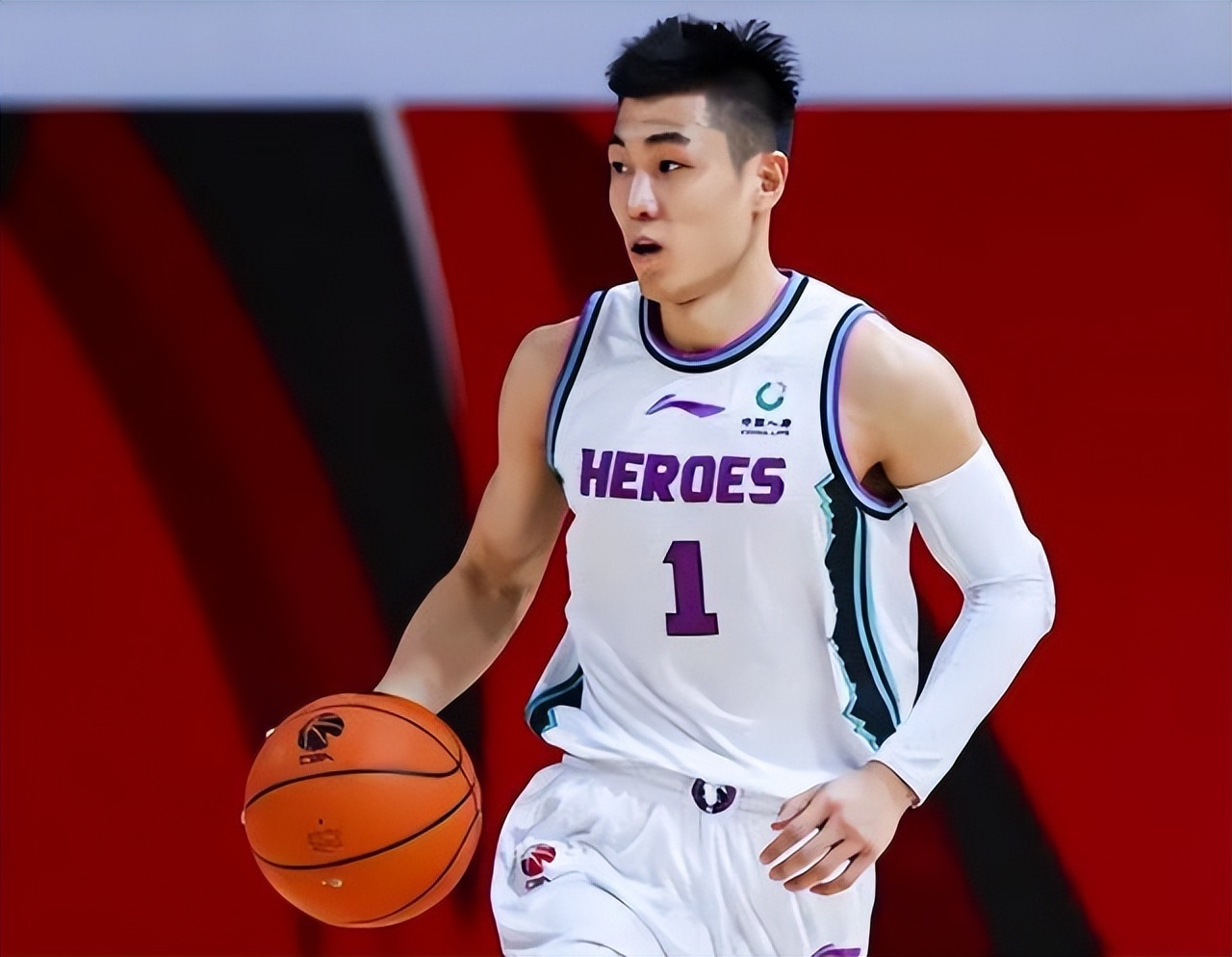 高诗岩顶替郭艾伦,高诗岩2500万转会